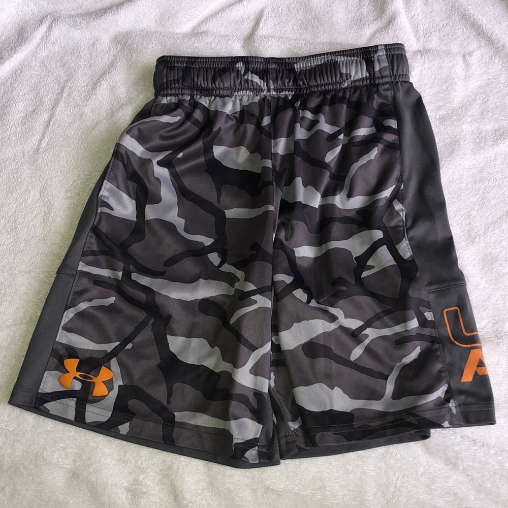 Under Armour Boy Shorts - Size YSM Loose